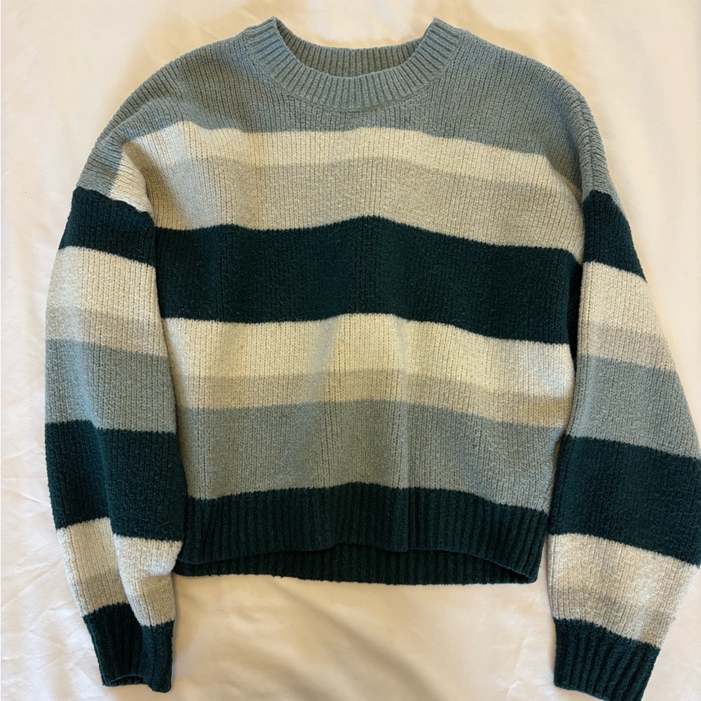 Hollister Blue and Cream Knit Sweater